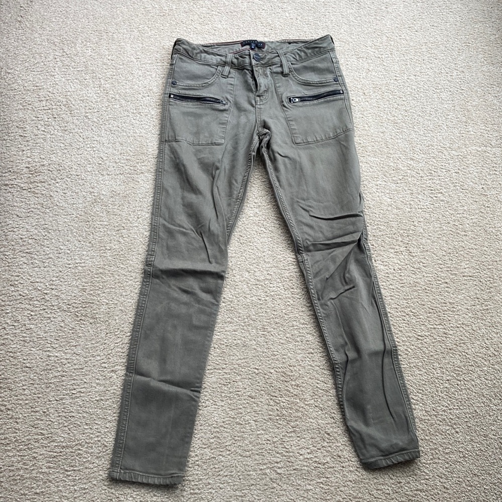 Sanctuary army green stretch denim skinny jeans . 26 waist, 26” inseam